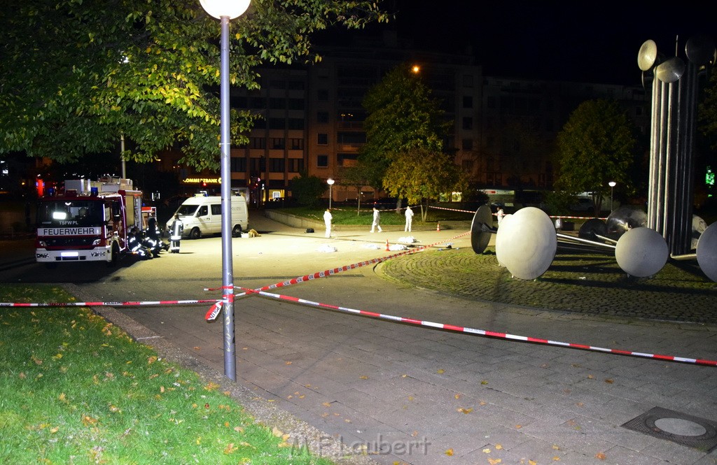 Einsatz BF Messerstecherei Koeln Neustadt Nord Eberplatz Platzmitte P142.JPG - Miklos Laubert